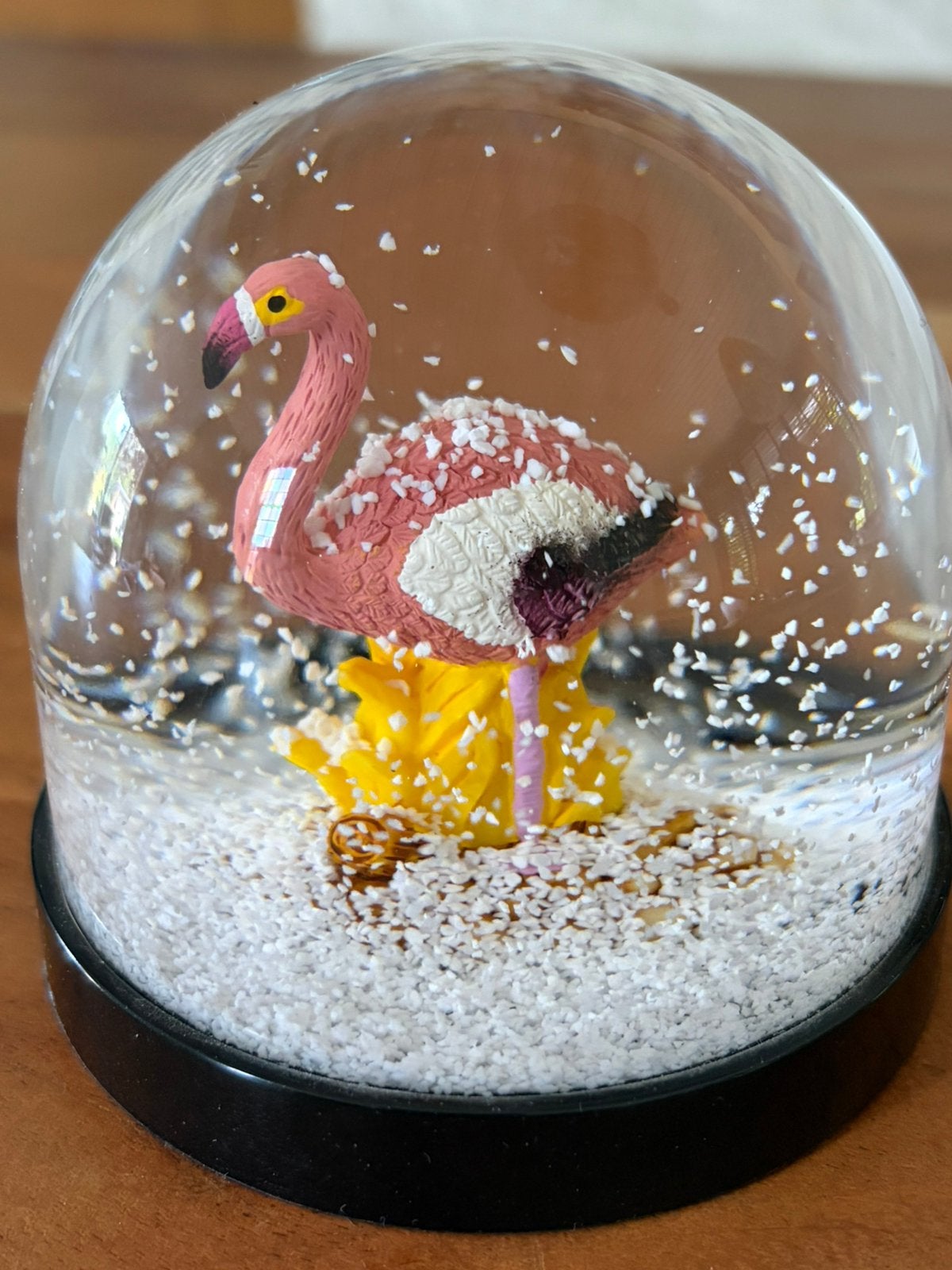 Sneeuwbol met flamingo 9 cm hoog, Ophalen of Verzenden, Zo goed als nieuw