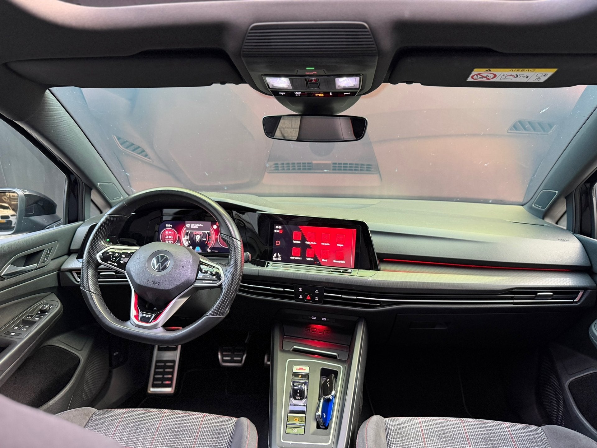 Volkswagen Golf 2.0 TSI GTI Pano Dynaudio IQ Lights Carplay, 4 cilinders, 1984 cc, Zwart, 245 pk
