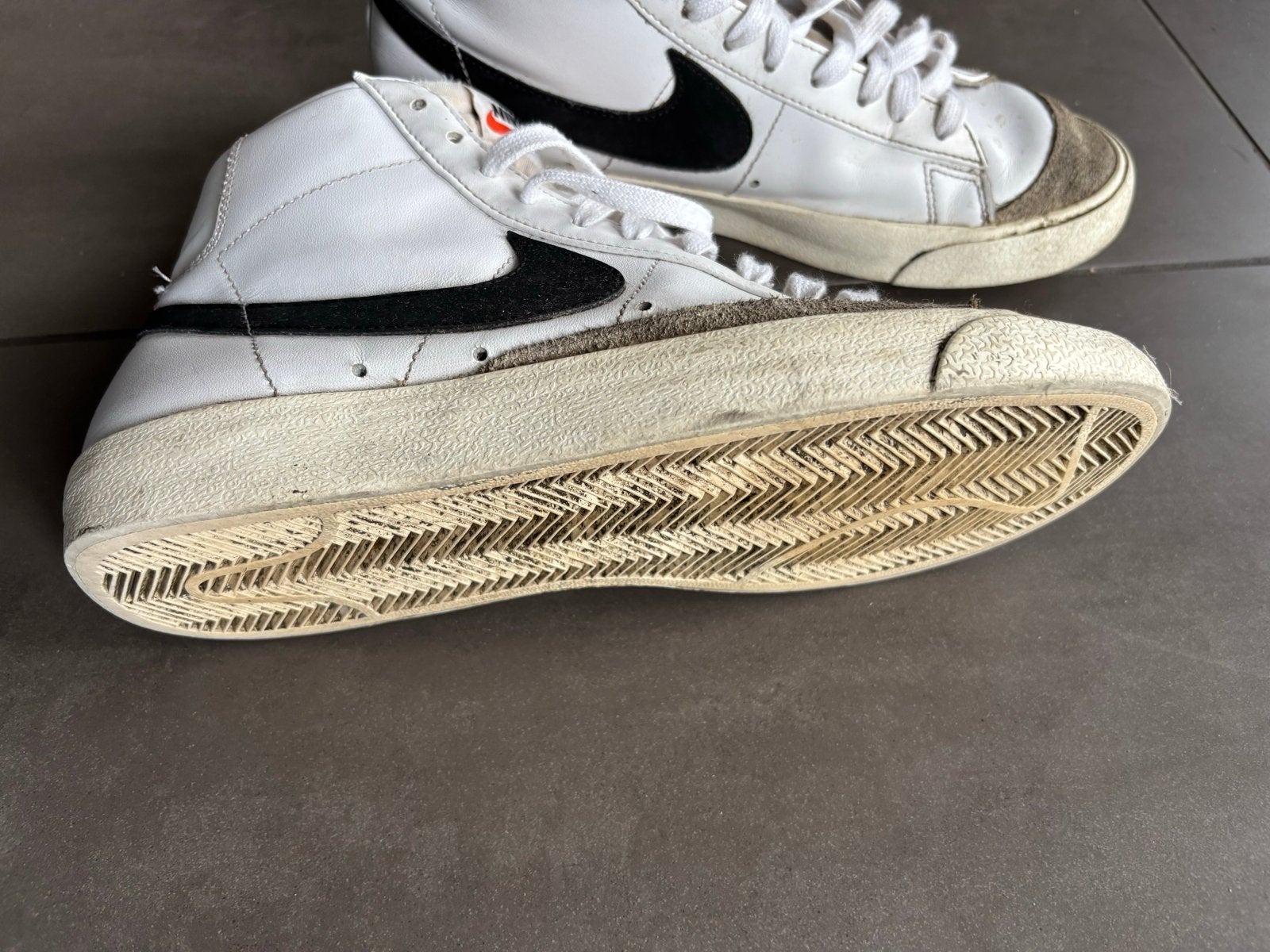 Nike Blazer Mid '77 Vintage Sneakers - maat 41 - Wit/Zwart, Ophalen of Verzenden, Gedragen, Wit, Sneakers of Gympen