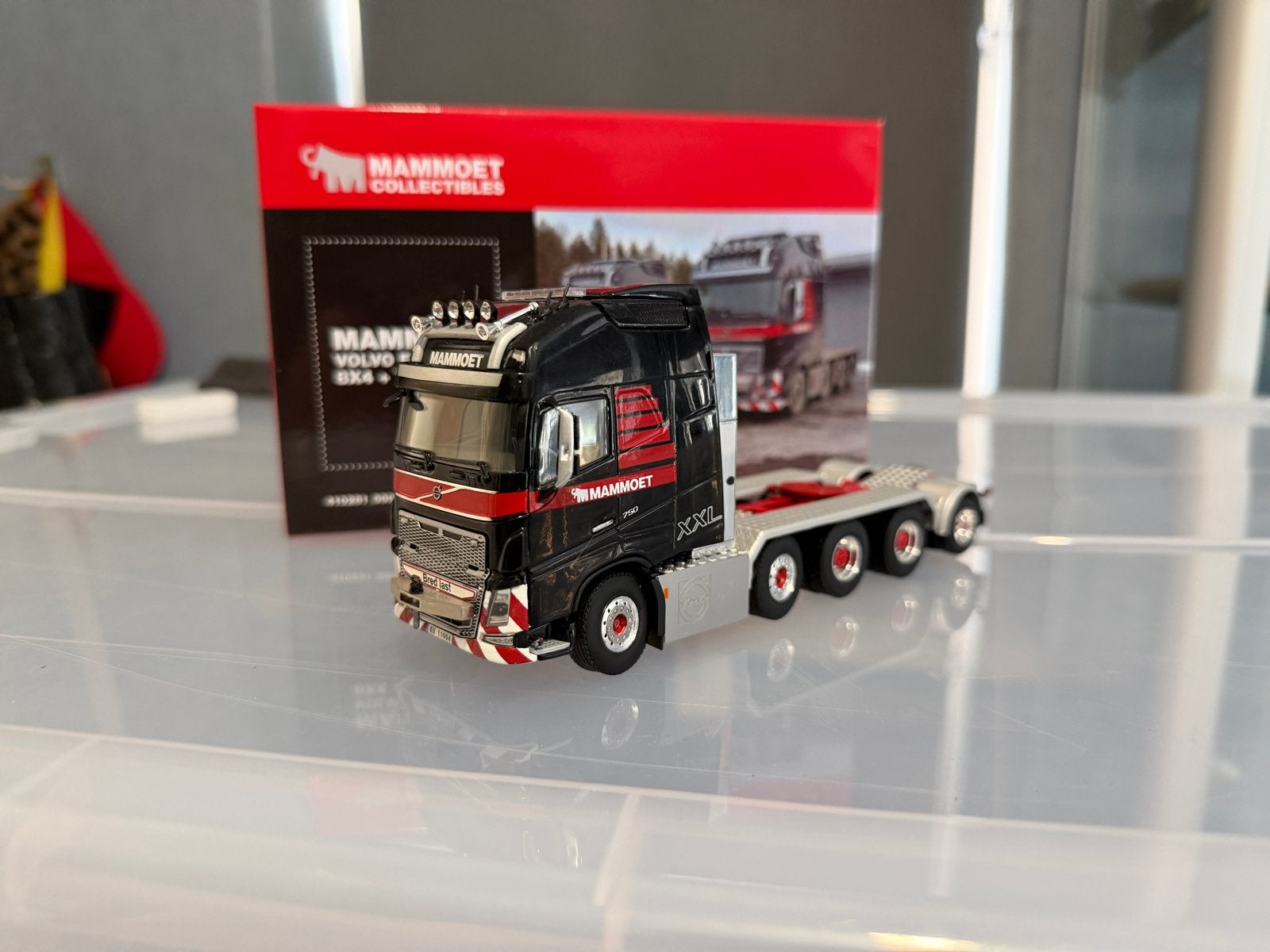 WSI Mammoet Volvo FH16 Globetrotter XXL 8x4 + tagaxle, Ophalen of Verzenden, Zo goed als nieuw, Overige merken