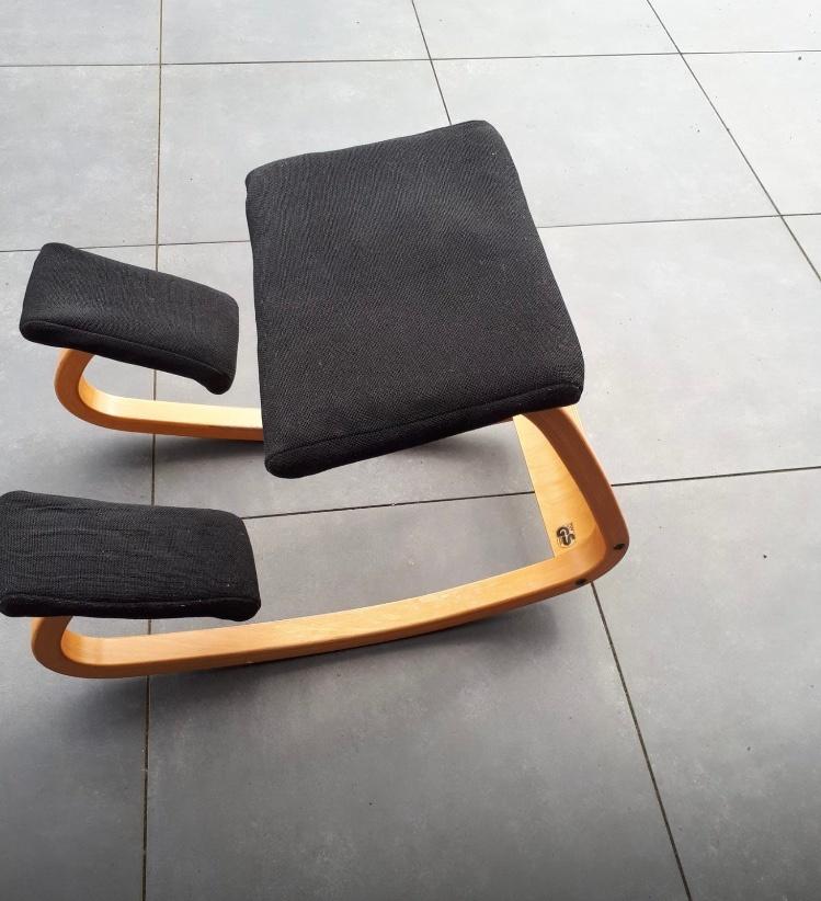 Varier , stokke Balans - Kniestoel,, Huis en Inrichting, Ophalen, Gebruikt, Zwart, Stof