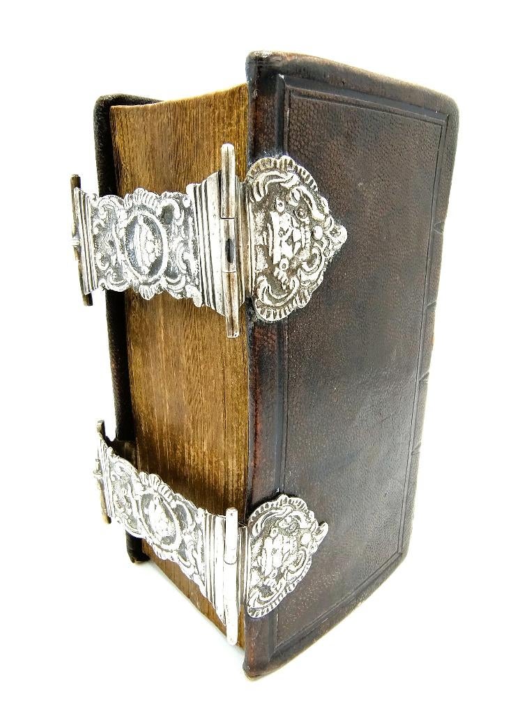 Bijbel met zilveren sloten, C. Wendels / Middelburg, 1791