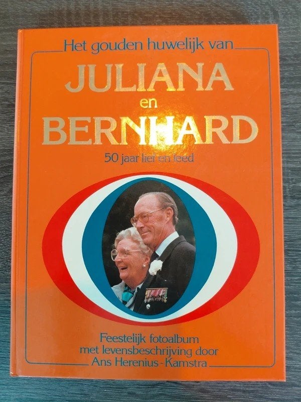 Het gouden huwelijk van Juliana en Bernhard - 50 jaar, Ophalen of Verzenden, Gebruikt, Nederland, Tijdschrift of Boek