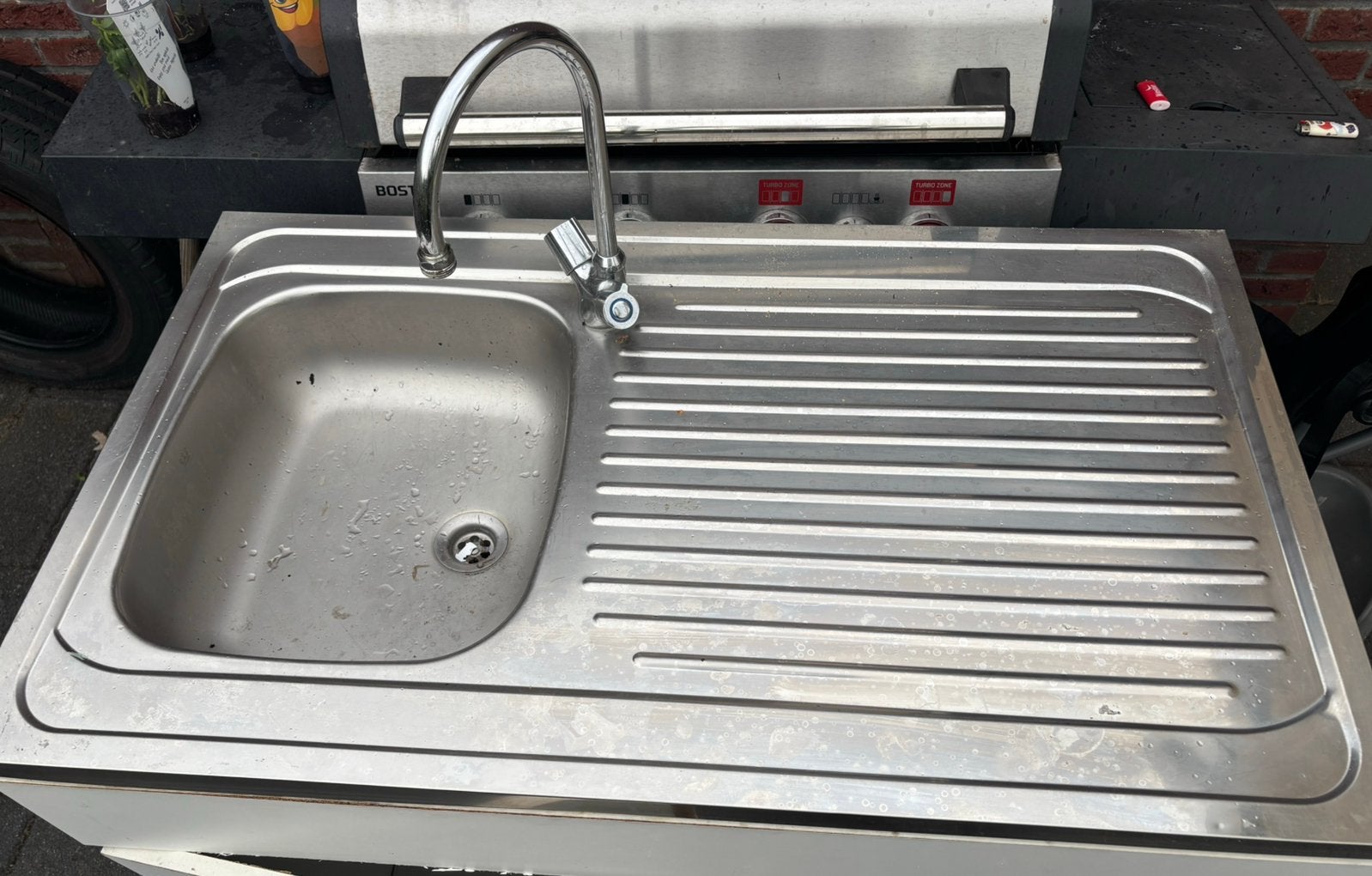 Gratis aanrechtblad met kraan, Huis en Inrichting, Keuken | Complete keukens, Ophalen, Gebruikt, Enkelwandige keuken