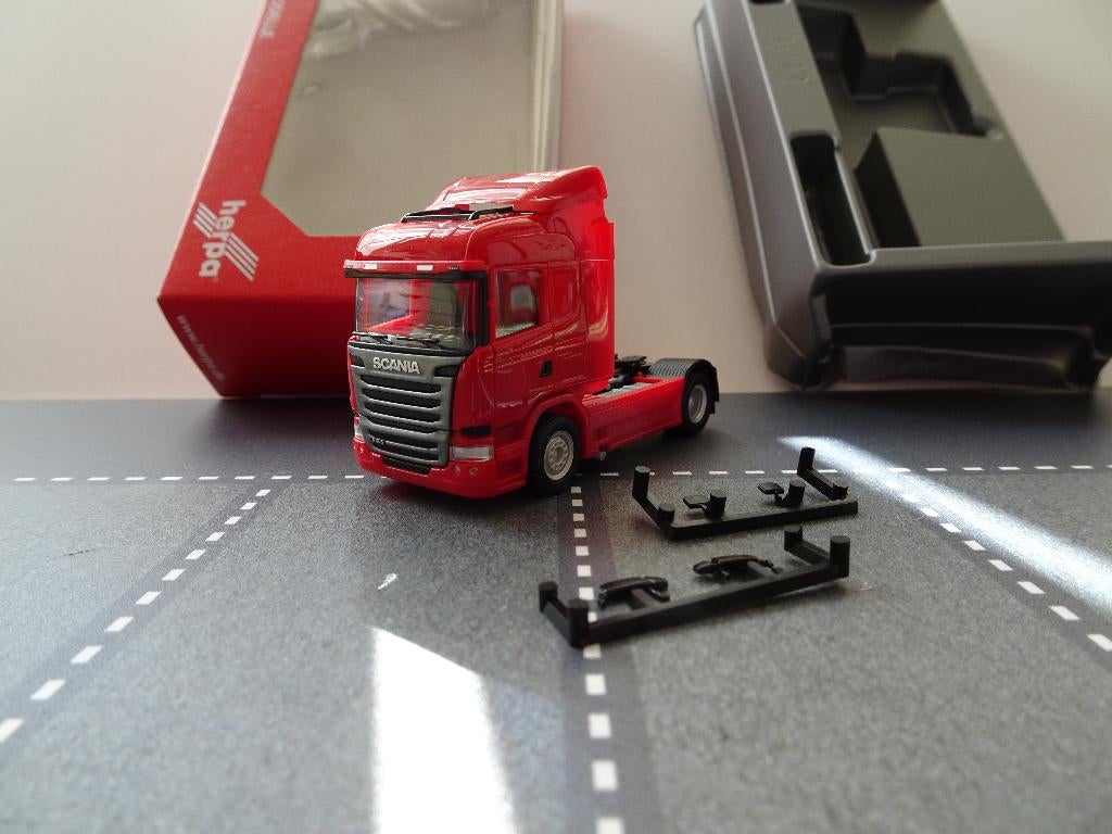 696 herpa 302838 scania r hl 2-as trekker rood 1:87 truck, Ophalen of Verzenden, Nieuw, Bus of Vrachtwagen, Herpa