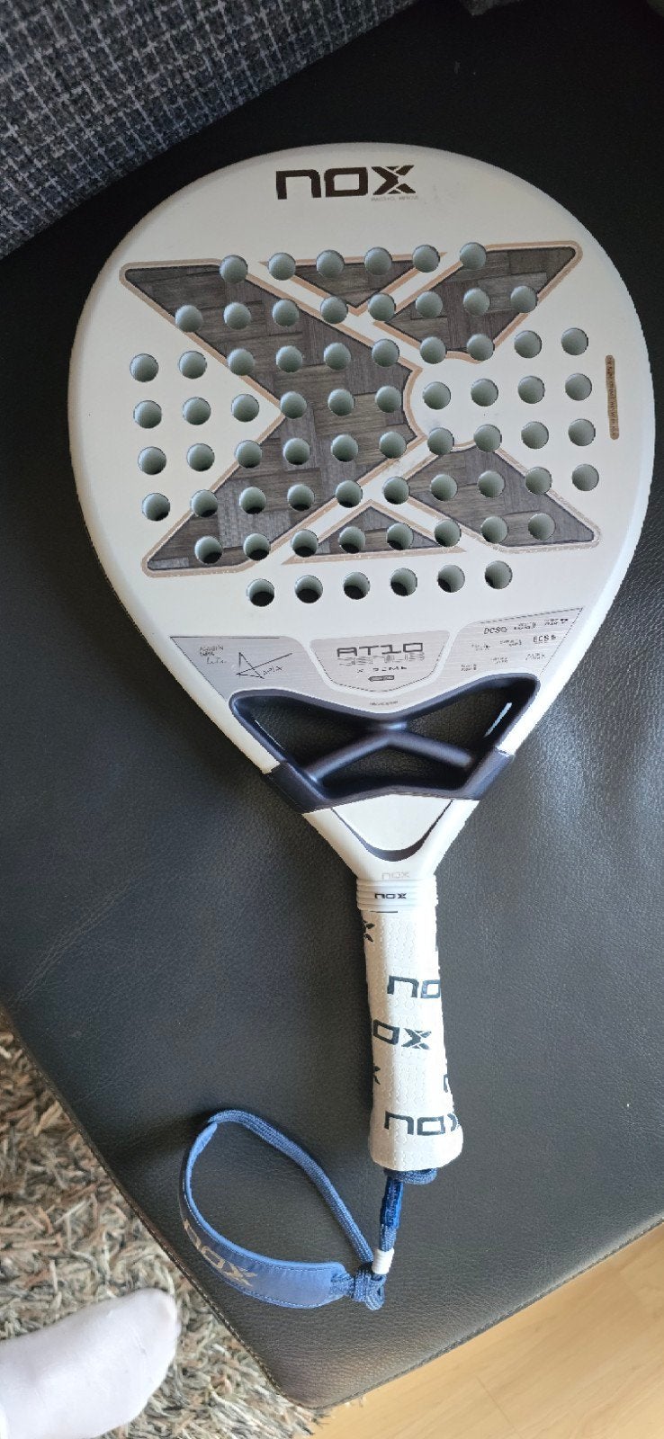 Nox AT10 Genius Lite Padelracket - Zo goed als nieuw, Sport en Fitness, Padel, Ophalen of Verzenden, Zo goed als nieuw