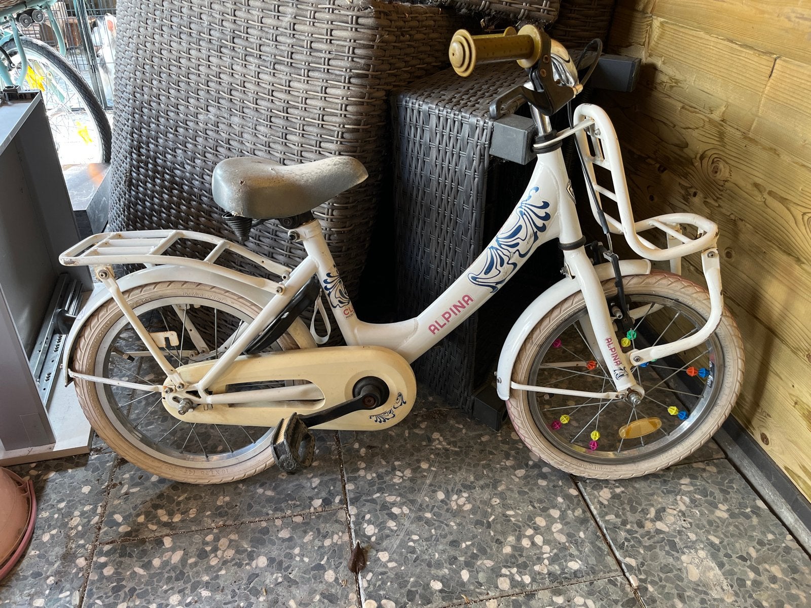 Alpina kinderfiets 16 inch - wit met blauwe details, Fietsen en Brommers, Ophalen, Gebruikt, Terugtraprem, 16 tot 20 inch