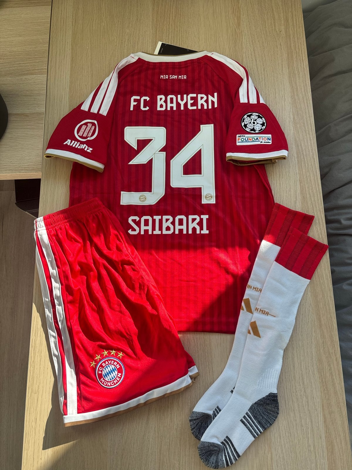 FC Bayern München Thuis Tenue Saibari2027 maat 128 tm 164, Verzenden, Nieuw, Set
