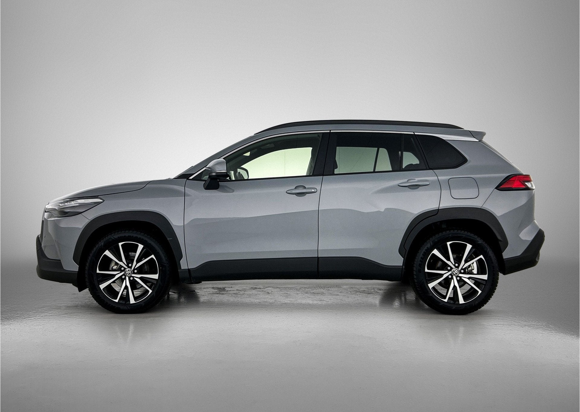 Toyota Corolla Cross Hybrid 140 Dynamic + | BTW voertuig | S, Auto's, Toyota, Stof, Gebruikt, 4 cilinders, Bedrijf