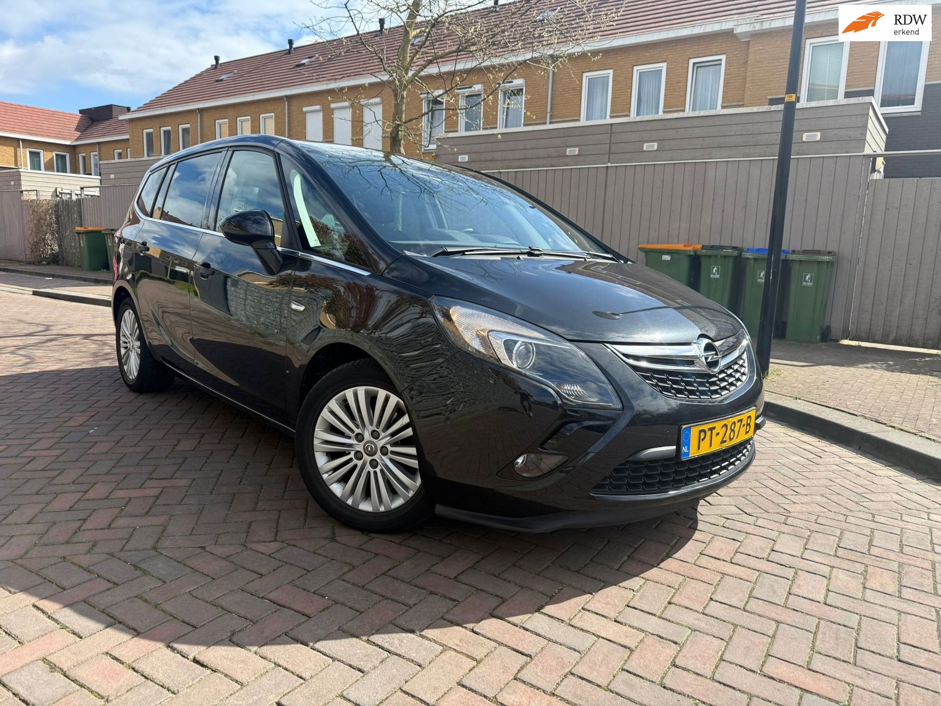 Opel Zafira Tourer 1.4 Innovation 7p. *PANODAK*, Voorwielaandrijving, Gebruikt, 4 cilinders, Zwart