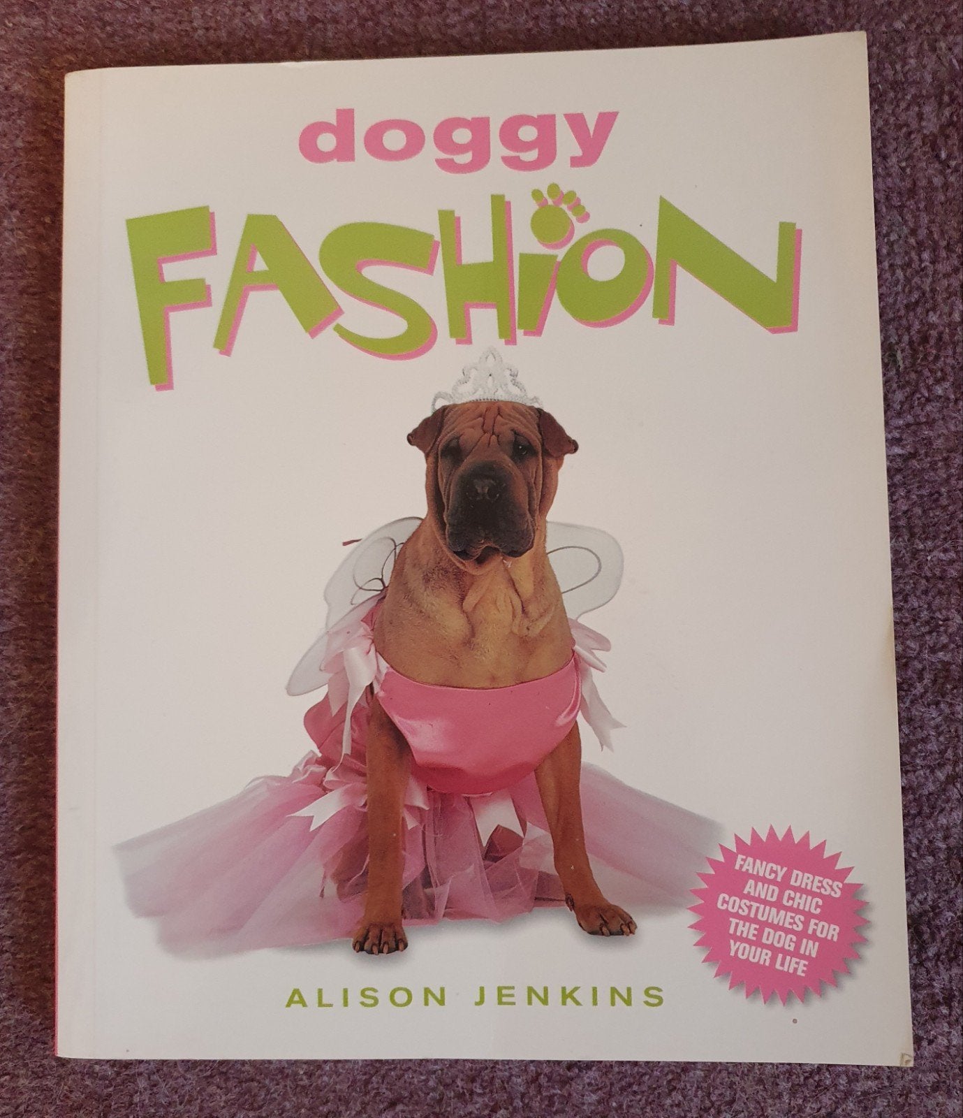 Boek Doggy Fashion van Alison Jenkins, Ophalen of Verzenden, Zo goed als nieuw