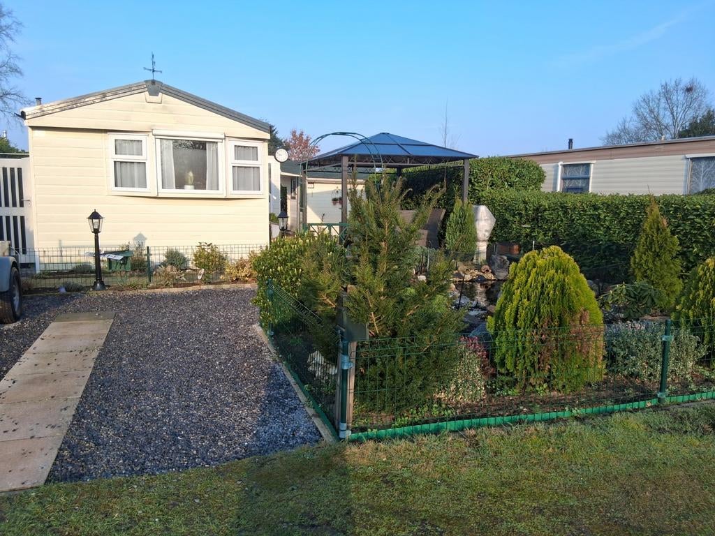 Wintervast chalet met centrale verwarming en airco twee slaa, Caravans en Kamperen, Stacaravans