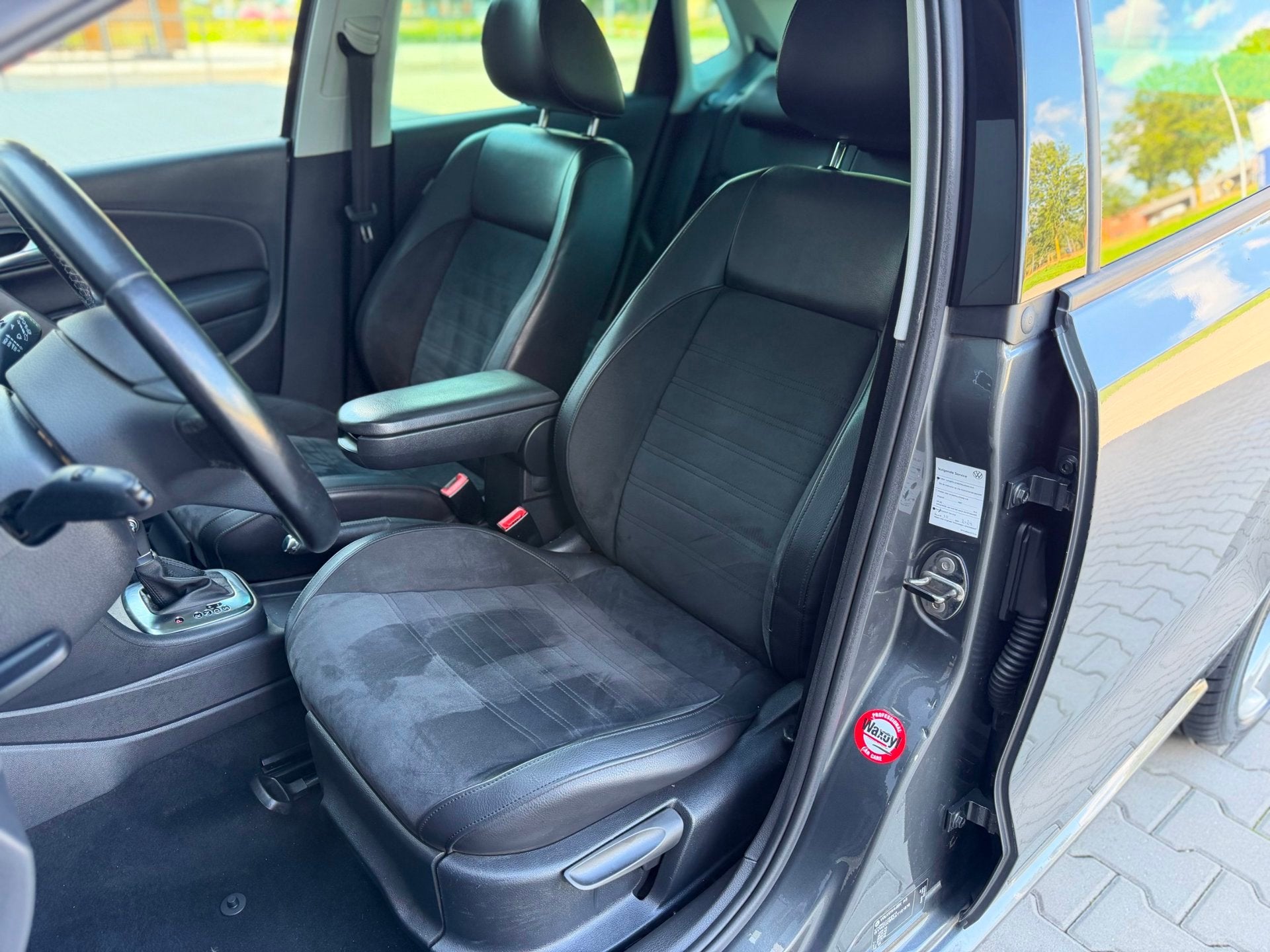 Volkswagen Polo 1.4-16V Highline | DSG | CRUISE | CARPLAY |, Auto's, 86 pk, Zwart, 4 cilinders, Origineel Nederlands