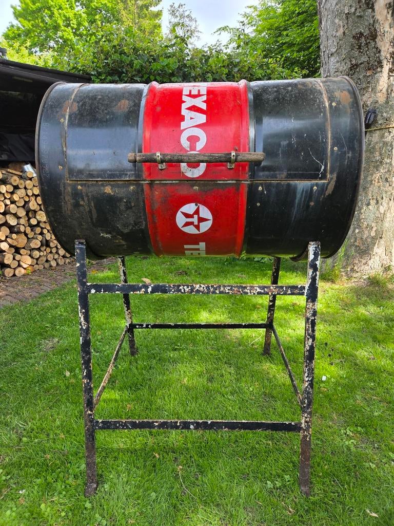 Unieke Texaco olievat BBQ - Gebruikt maar robuust, Tuin en Terras, Ophalen, Gebruikt, Texaco (aangepast)