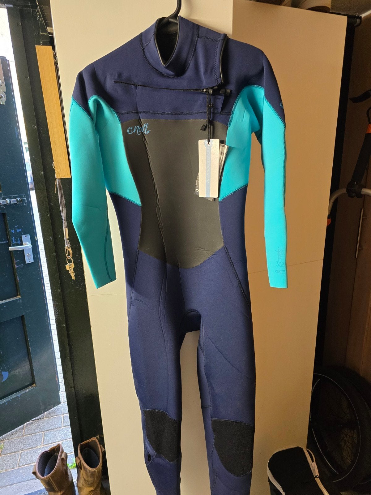 Nieuwe O'Neill dames wetsuit 3.2mm - Maat 10 (M), Watersport en Boten, Ophalen of Verzenden