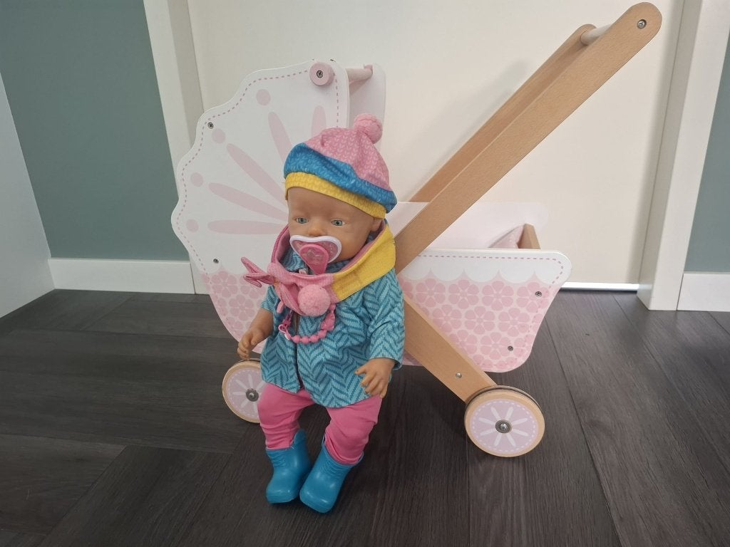 Houten poppenwagen met pop en accessoires., Ophalen, Gebruikt, Babypop
