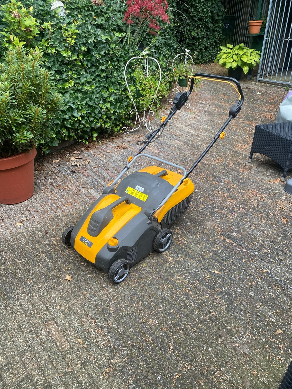 Stiga SV 415 E elektrische verticuteermachine, Ophalen, Gebruikt, Elektrische grasmaaier