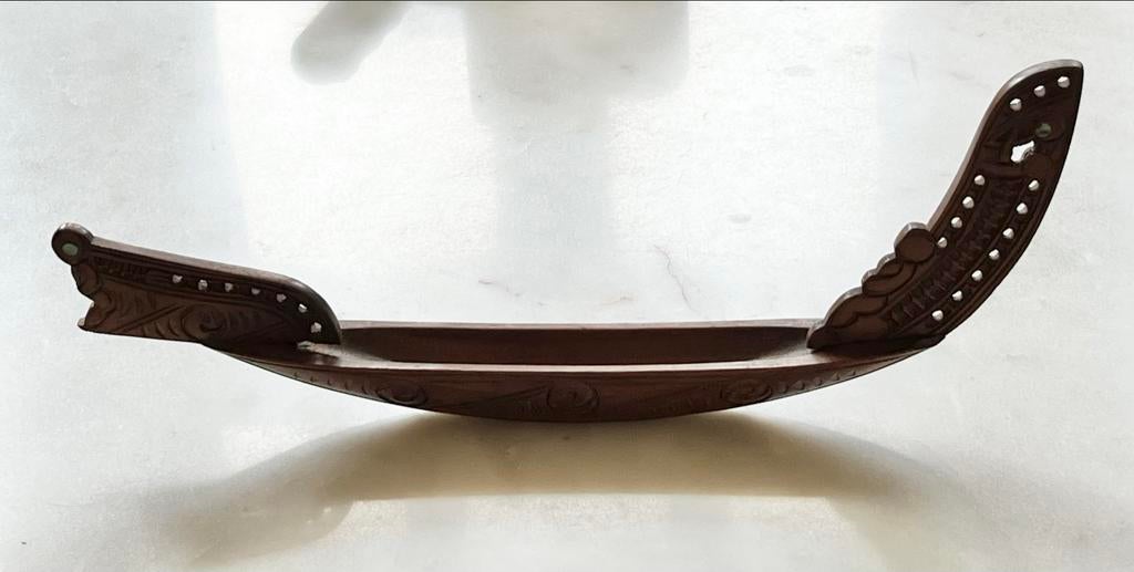 Vintage Hand Carved New Zealand Maori Wake or Canoe, Antiek en Kunst, Ophalen of Verzenden