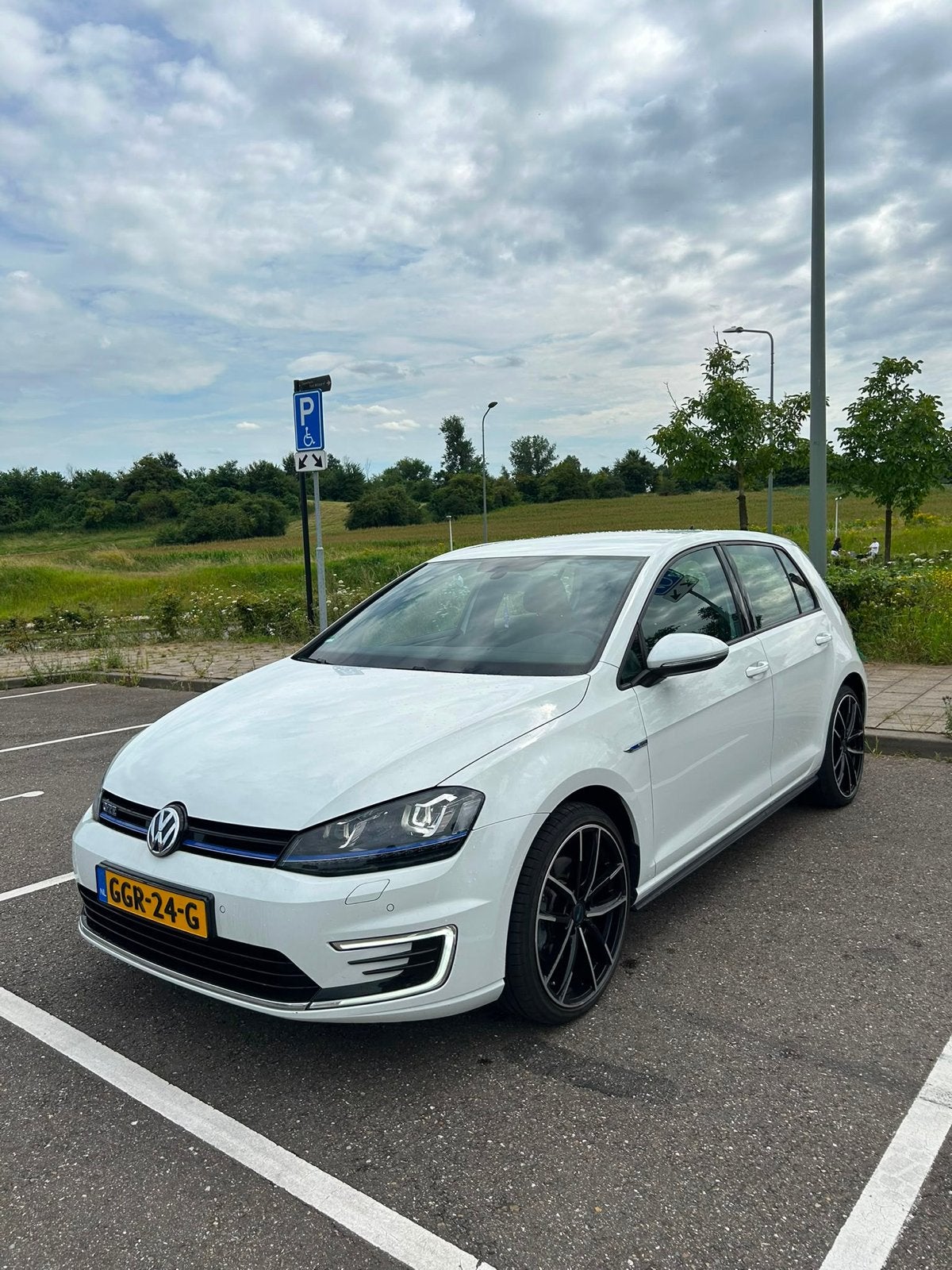 Volkswagen Golf 1.4 TSI 150KW GTE 5D 2015 Wit, Auto's, Volkswagen, Particulier, Golf, Hybride Elektrisch/Benzine, Plug-in hybride