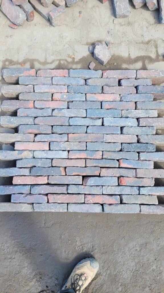 Unieke kleur oud gebakken waaltjes blauw paars rood, Gebruikt, Keramiek, Klinkers, DeStenenMan