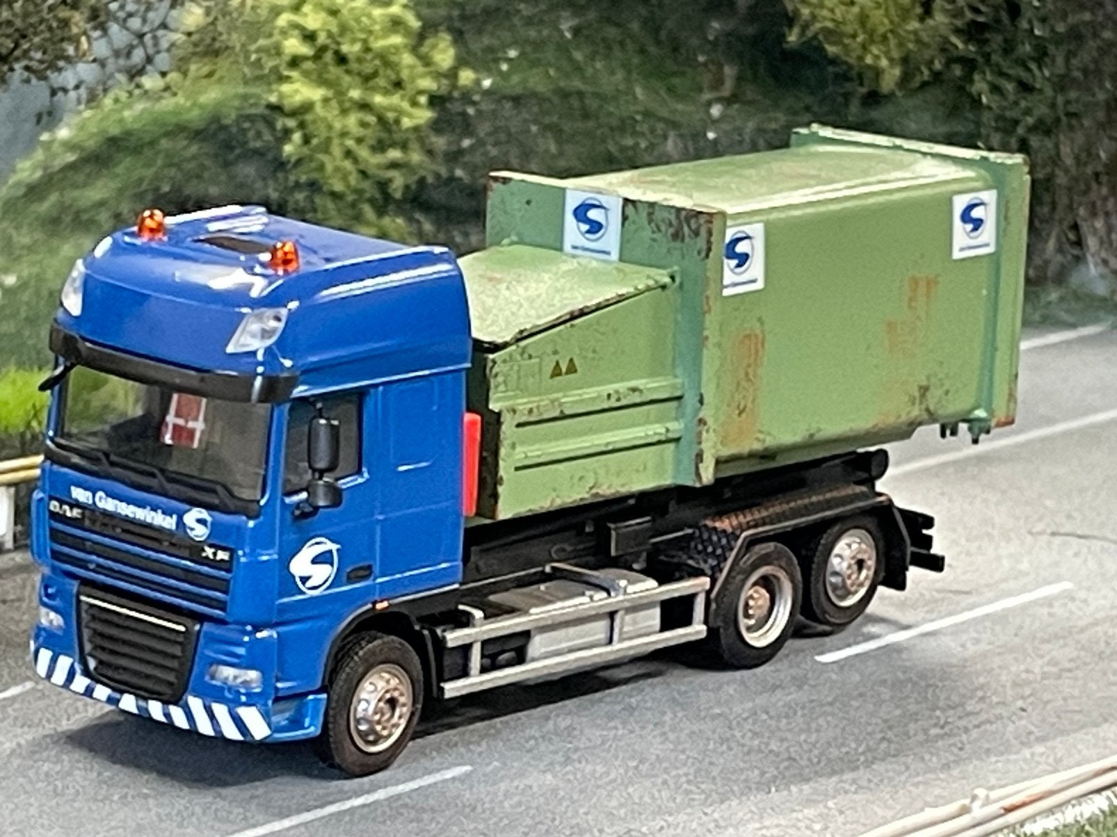 1:87 Daf XF Van Gansewinkel met perscontainer , zelfbouw, Ophalen of Verzenden, Zo goed als nieuw, Bus of Vrachtwagen, Overige merken