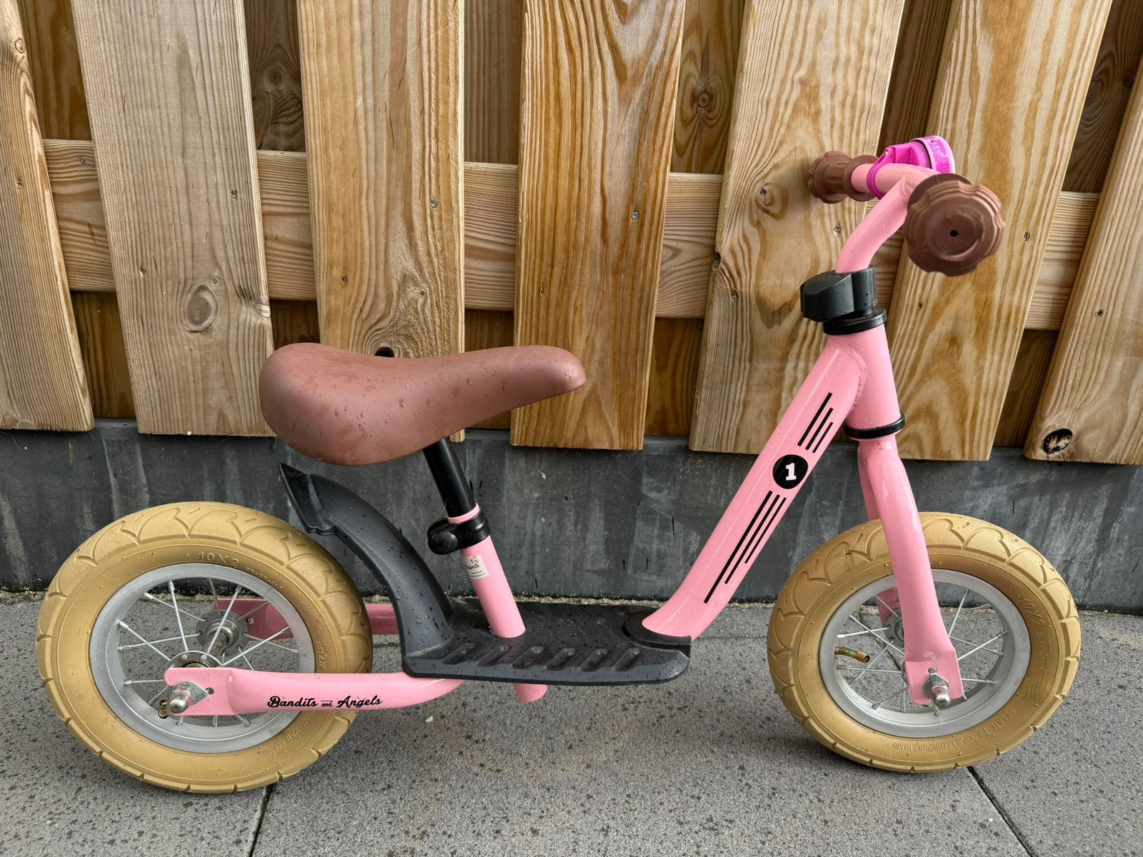 Roze loopfiets Bandit and Angels, Ophalen of Verzenden, Zo goed als nieuw, Loopfiets
