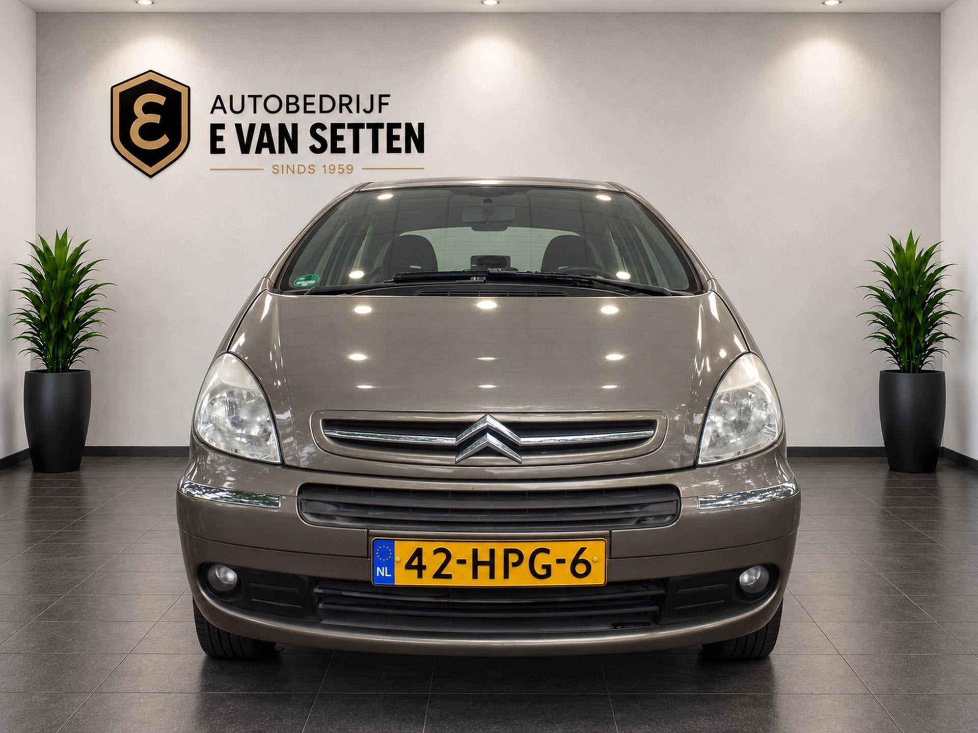 Citroen Xsara Picasso 1.6i-16V Prestige Trekhaak, Auto's, Dealer onderhouden, 4 cilinders, Bruin, Handgeschakeld