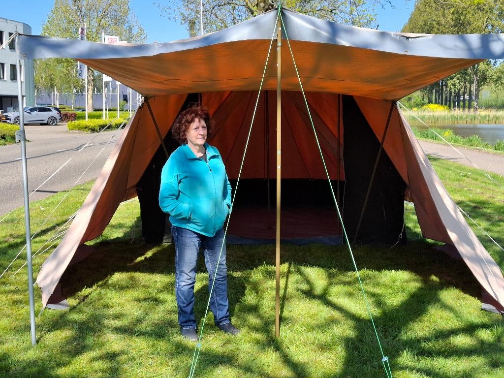 De Waard tent Stormvogel, Caravans en Kamperen, Ophalen, Gebruikt, Tot en met 4