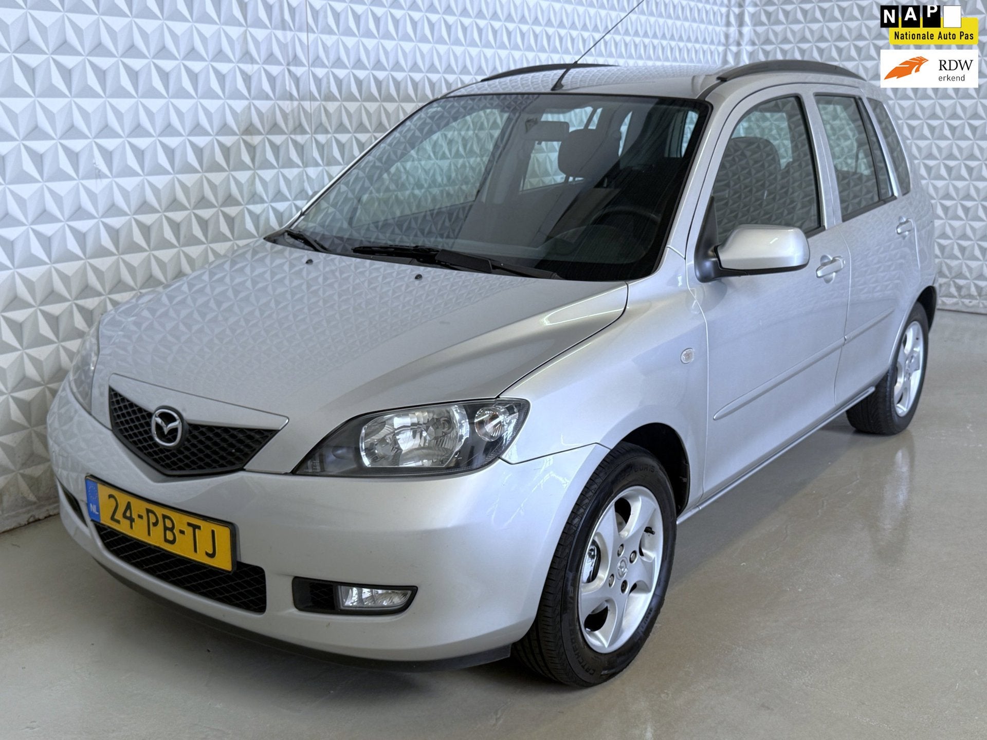 Mazda 2 1.6 Sportive Airco Cruise Trekhaak (2004), Auto's, Voorwielaandrijving, 1596 cc, 101 pk, Gebruikt