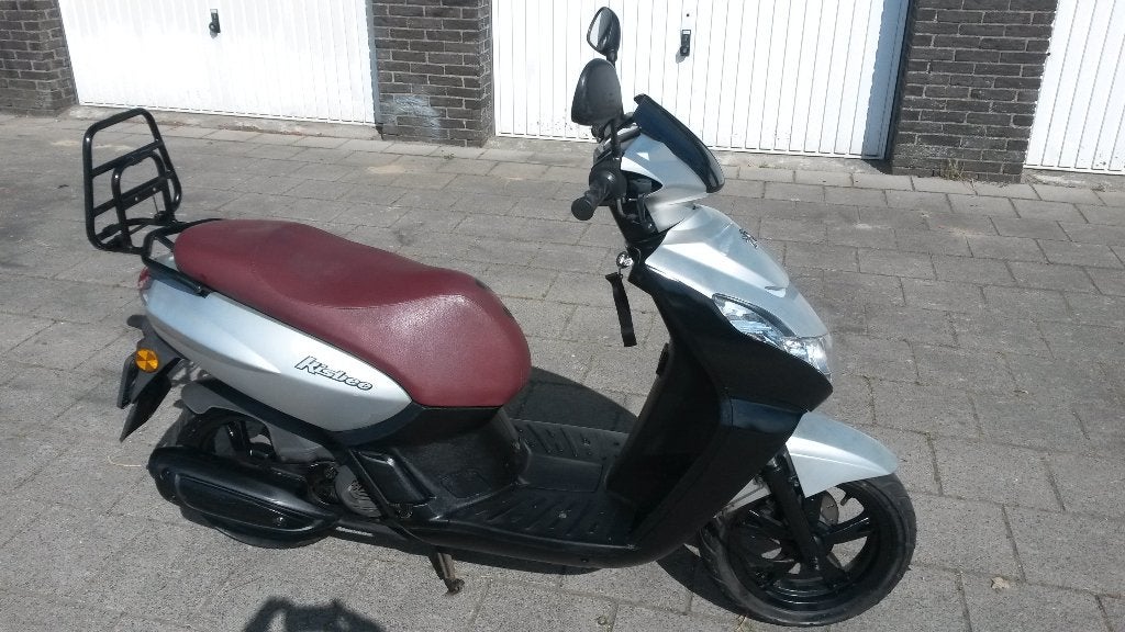 peugeot kisbee 2020, geel kenteken, inruil mogelijk, Fietsen en Brommers, Overige modellen, Ophalen of Verzenden, Zo goed als nieuw