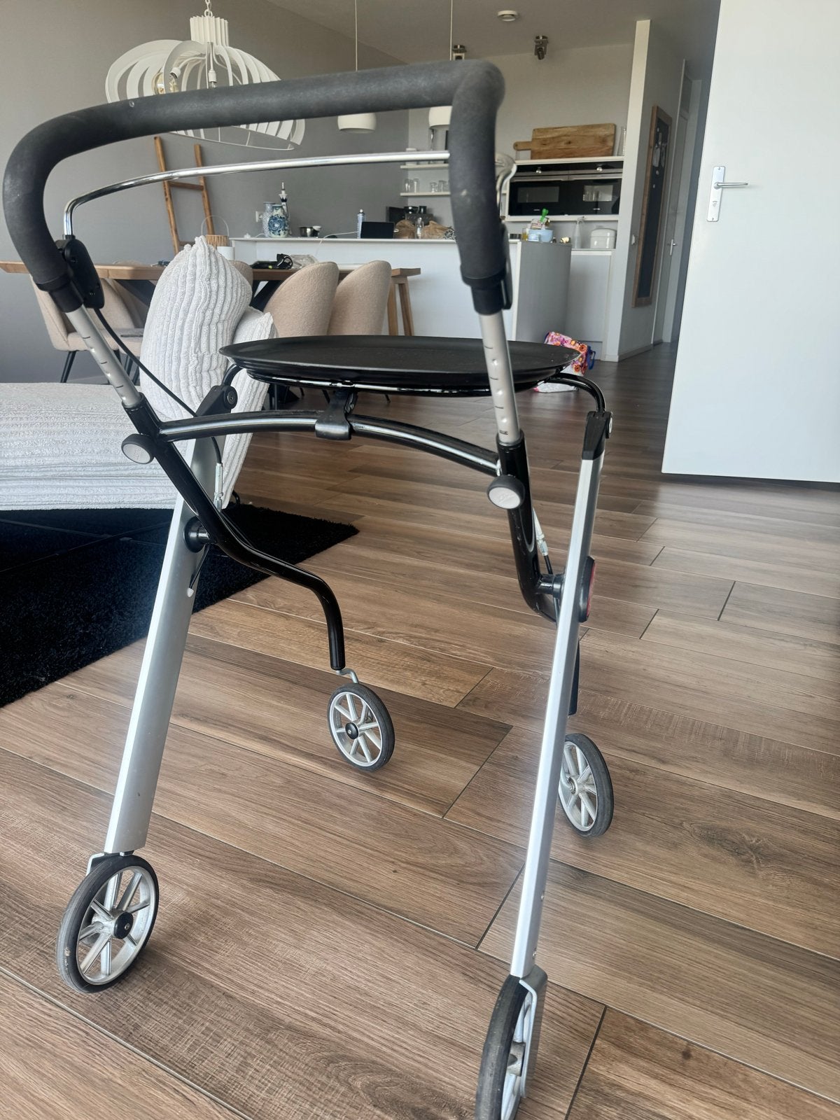 Trust Care rollator met dienblad – zeer nette staat, Ophalen, Lichtgewicht