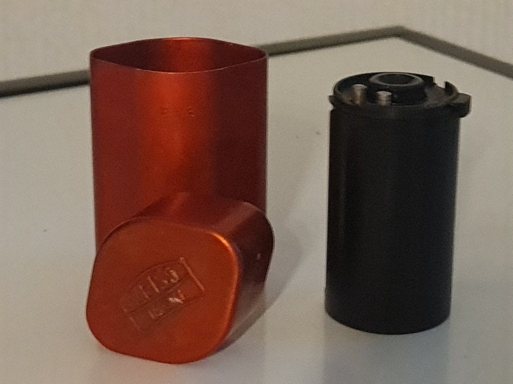 vintage Zeiss Ikon filmcassette, Ophalen of Verzenden, Zo goed als nieuw, Compact, Overige Merken
