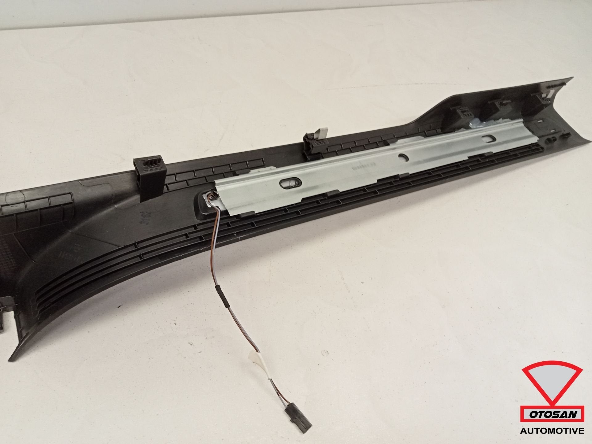 VW Tiguan 2018+ Instaplijst Led Links R-Line, Gebruikt, Volkswagen, Volkswagen AG, Berliner Ring 2
38440  Wolfsburg, DE