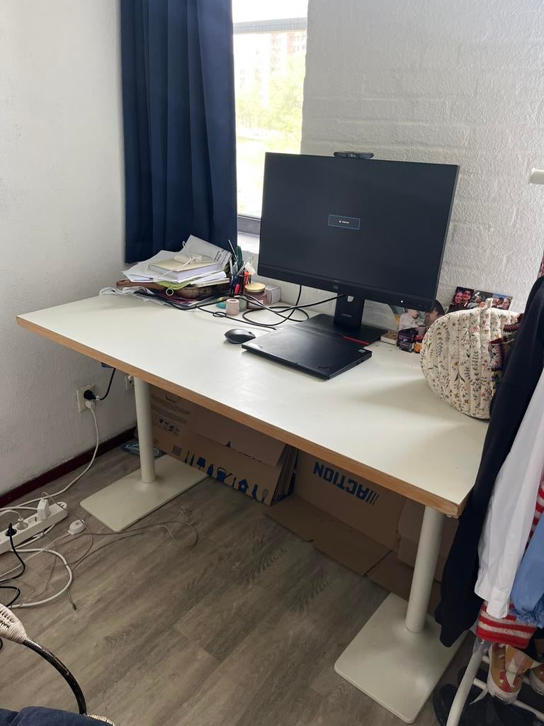 Bureau, Ophalen, Gebruikt, 150 cm, In hoogte verstelbaar