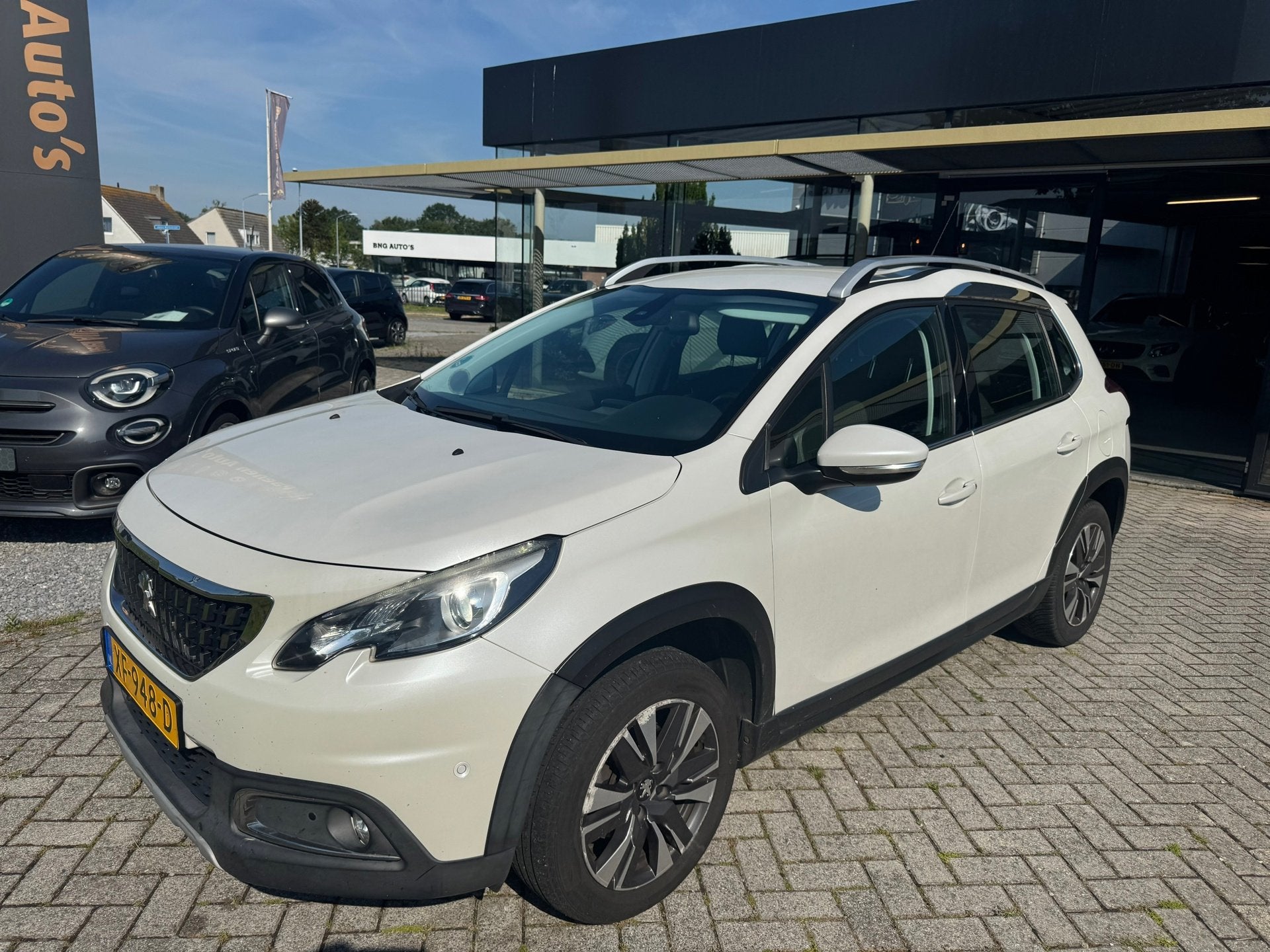 Peugeot 2008 1.2 PureTech Allure|Sensor|CC|Airco, Parkeersensor, Euro 6, Leder en Stof, Bedrijf