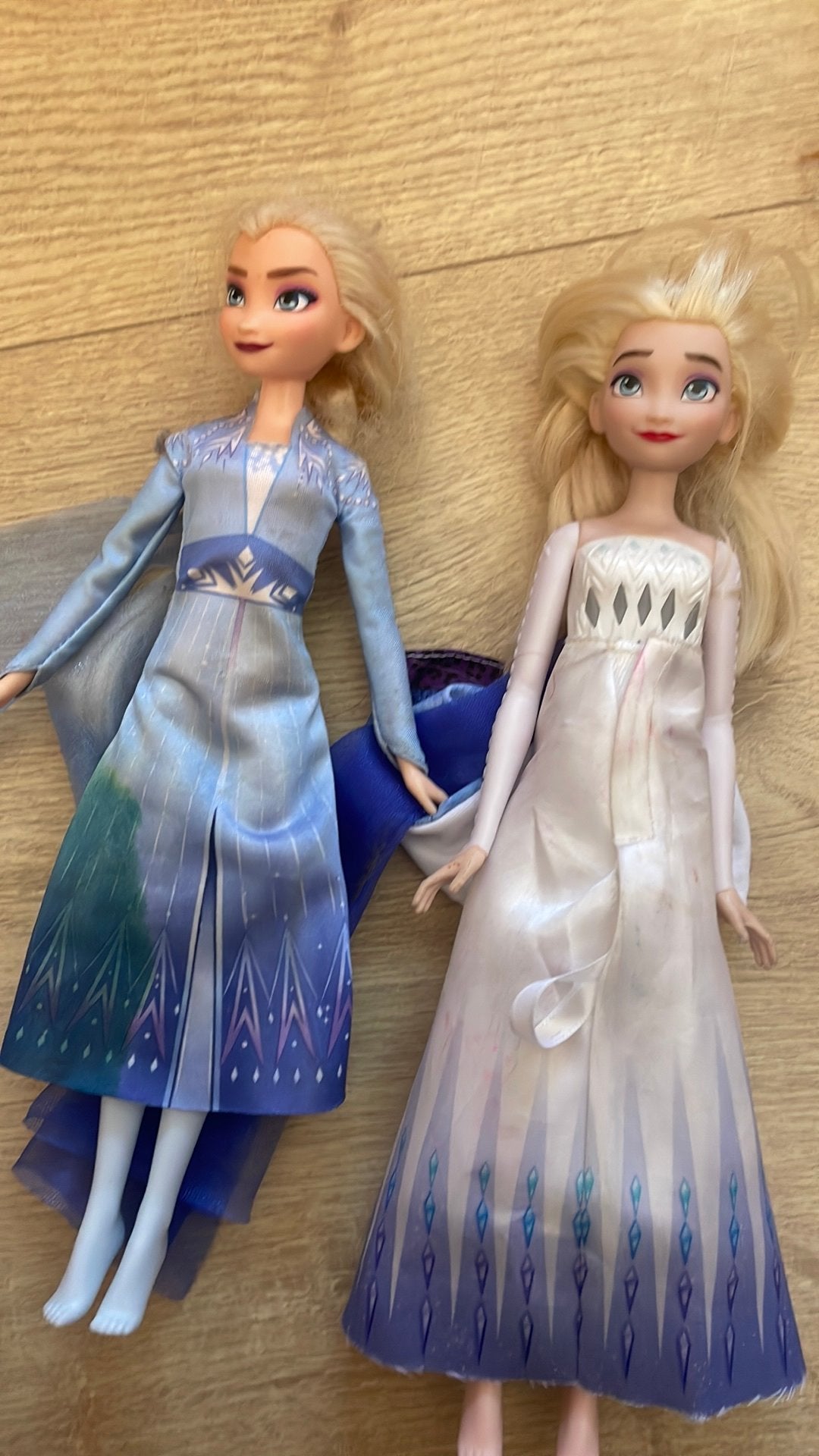 2 frozen barbies elsa, Kinderen en Baby's, Ophalen, Zo goed als nieuw, Barbie