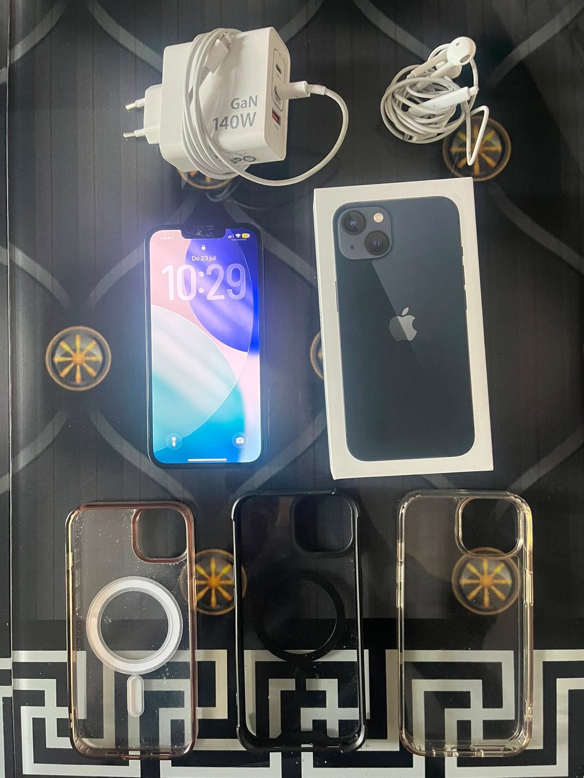 iPhone 13 256GB Zwart - Zo goed als nieuw, Blauw, IPhone 13, Zo goed als nieuw, 84 %