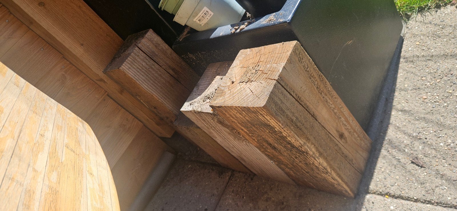 afdak gezet, blokken hout over in etten-leur?, Ophalen