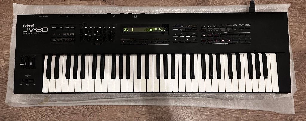 Roland JV-80, Muziek en Instrumenten, Ophalen, Roland, Met midi-aansluiting, 61 toetsen
