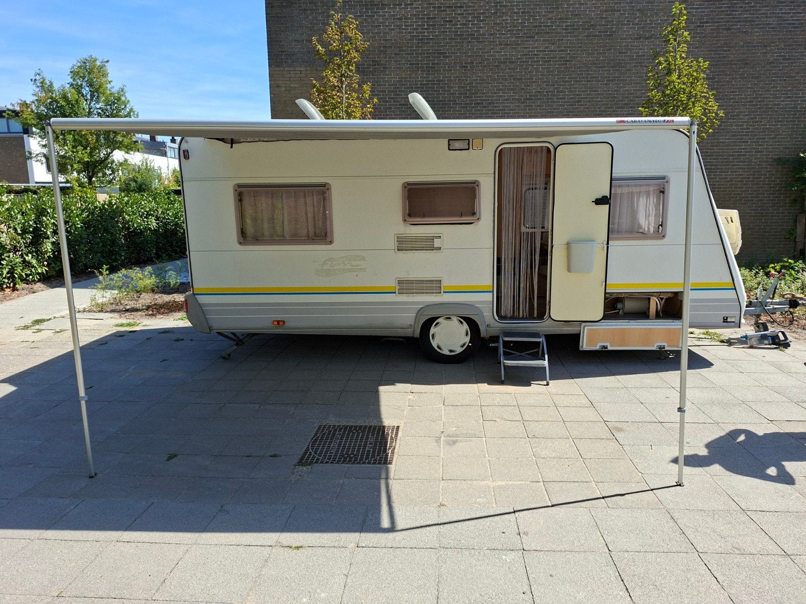 Burstner 480 TK met stapelbed en mover, Caravans en Kamperen, Particulier, Treinzit, Luifel