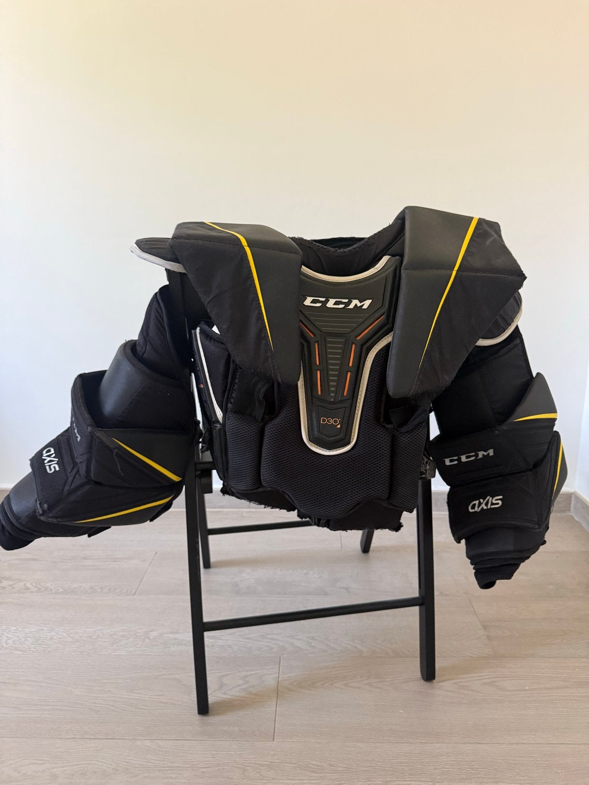 CCM Axis Pro Senior Large IJshockey Goalie Borstbeschermer, Sport en Fitness, Verzenden, Gebruikt, Bescherming