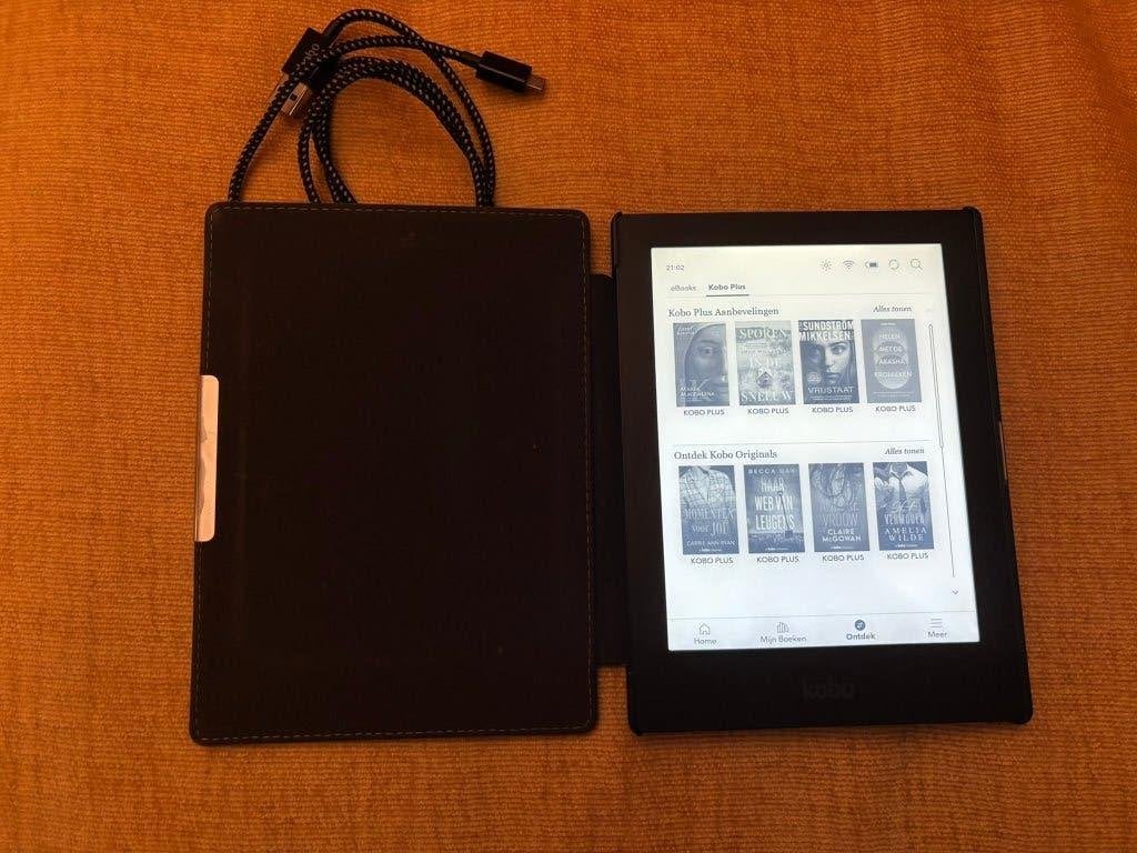 Kobo Aura HD e-reader met oplader en luxe lederen hoes!, KOBO., Ophalen of Verzenden, Zo goed als nieuw, 4 GB of minder