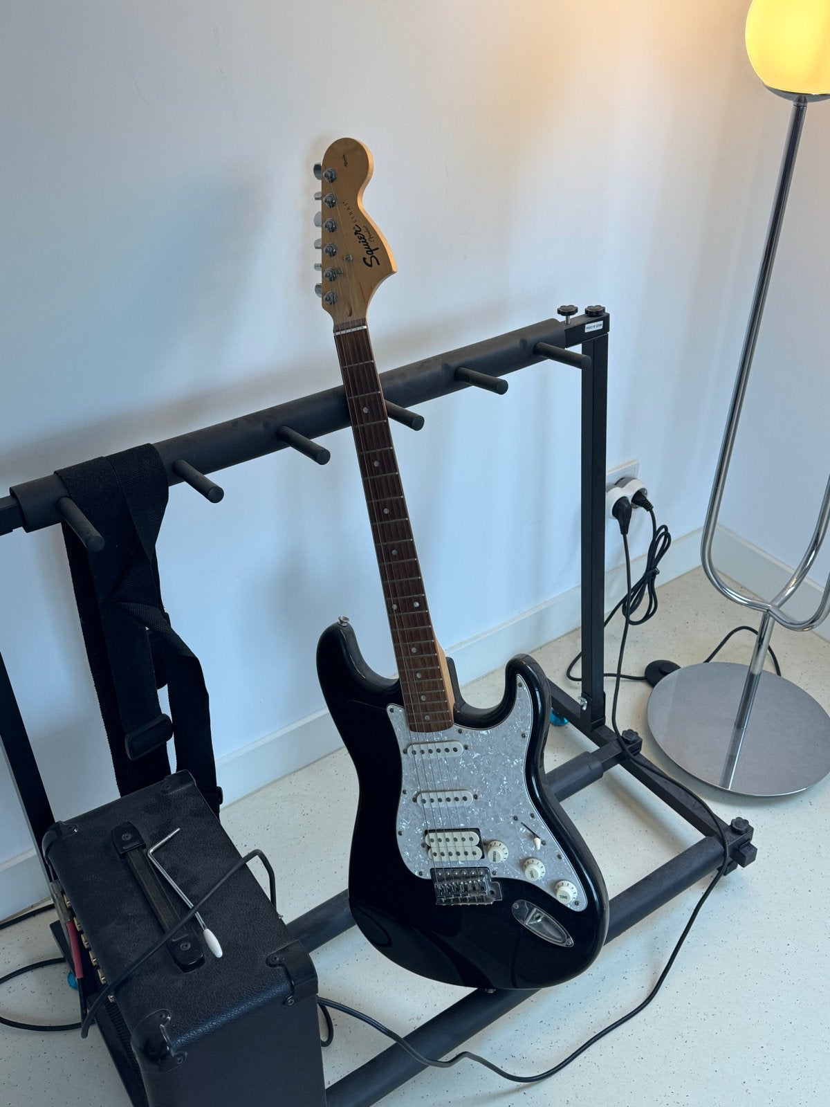 Squier Affinity Stratocaster Gitaar Zwart, Ophalen, Gebruikt, Solid body, Fender