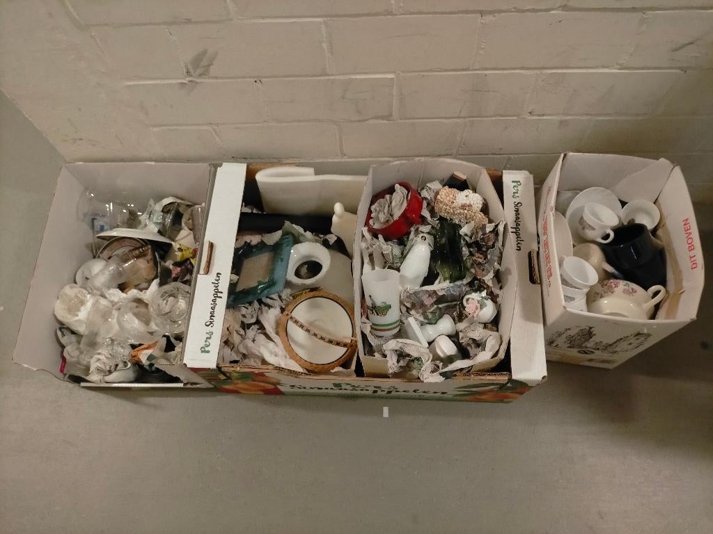 Partij servies,kitsch etc, Ophalen