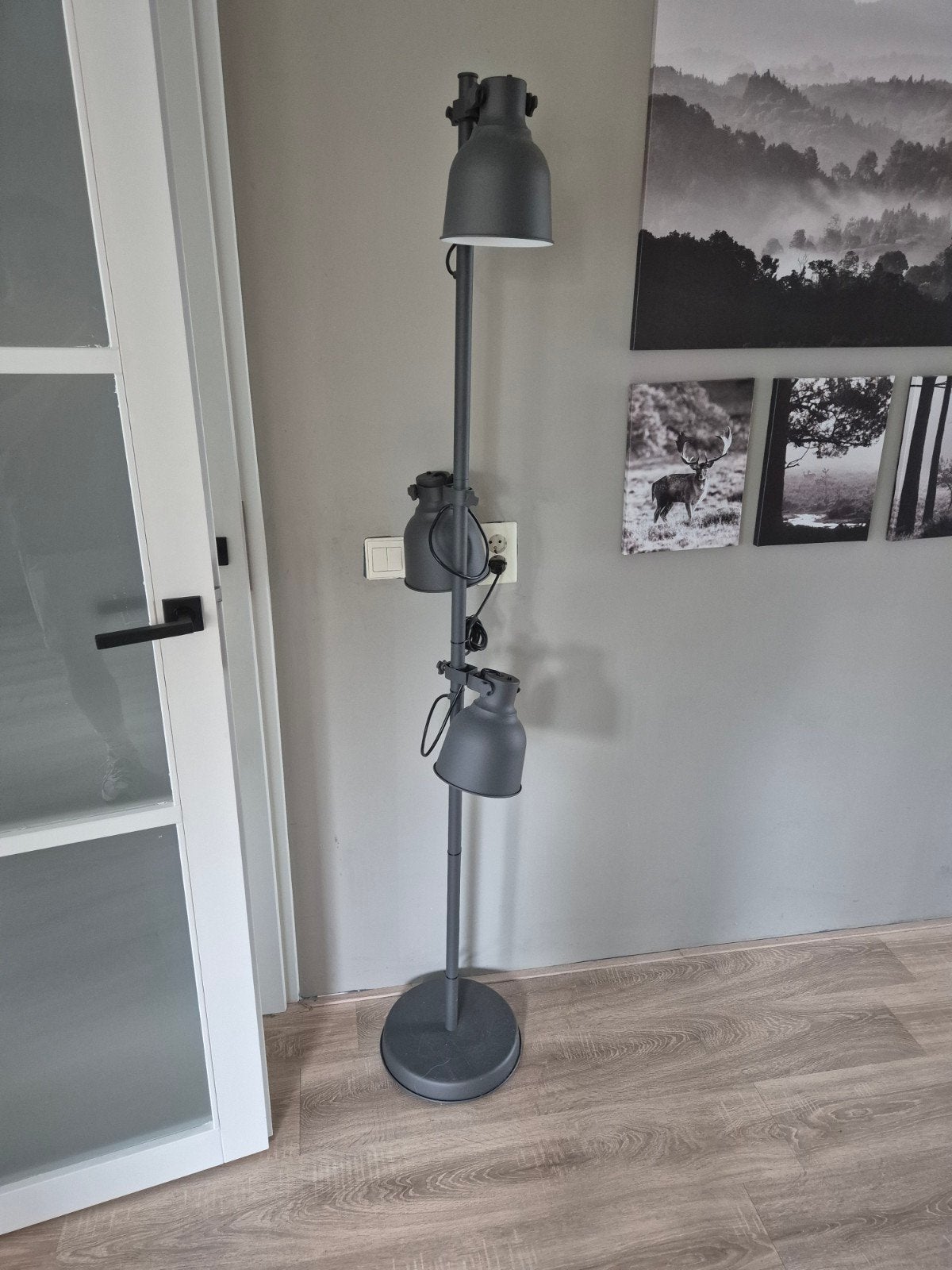 IKEA staande lamp met 3 verstelbare spots, grijs, Ophalen, Modern, Industrieel, E14 (klein), Zo goed als nieuw
