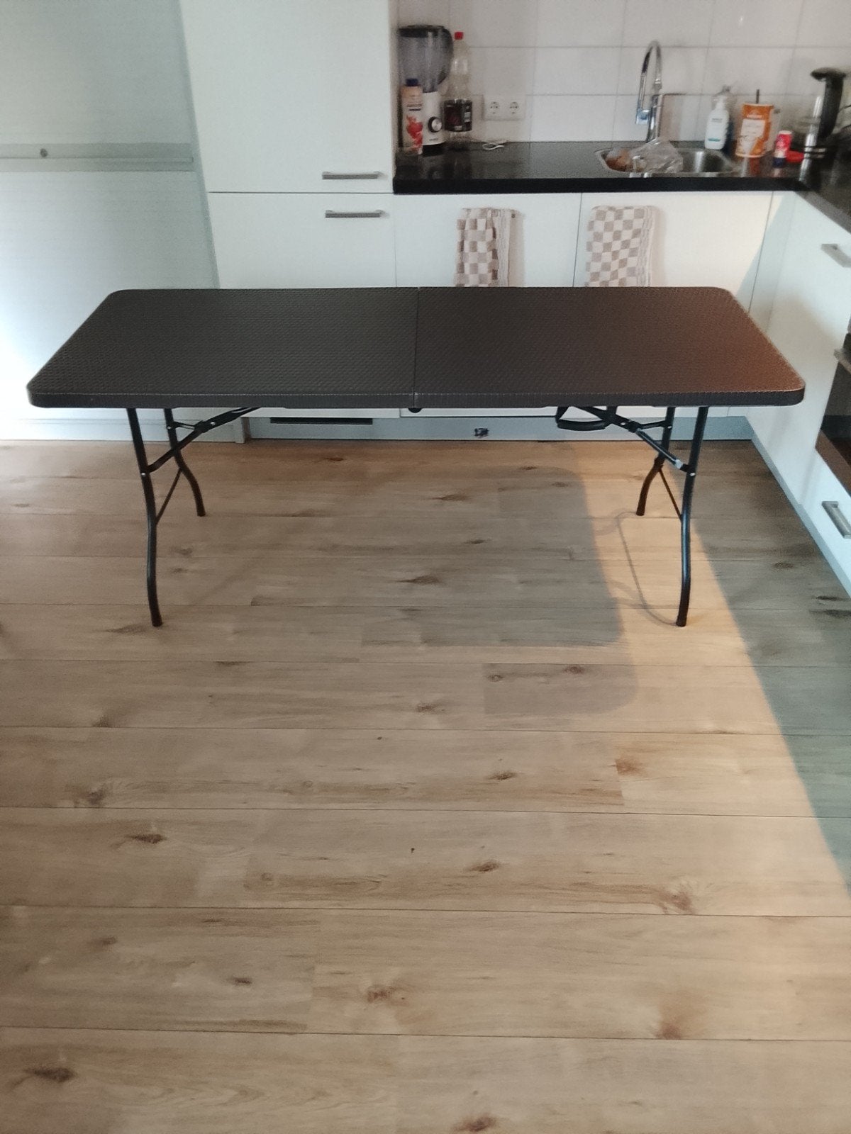 Tillvex Inklapbare Tafel 180cm - Zgan, Huis en Inrichting, Tafels | Eettafels, Tillvex, Onbekend, Zo goed als nieuw, Vijf personen of meer