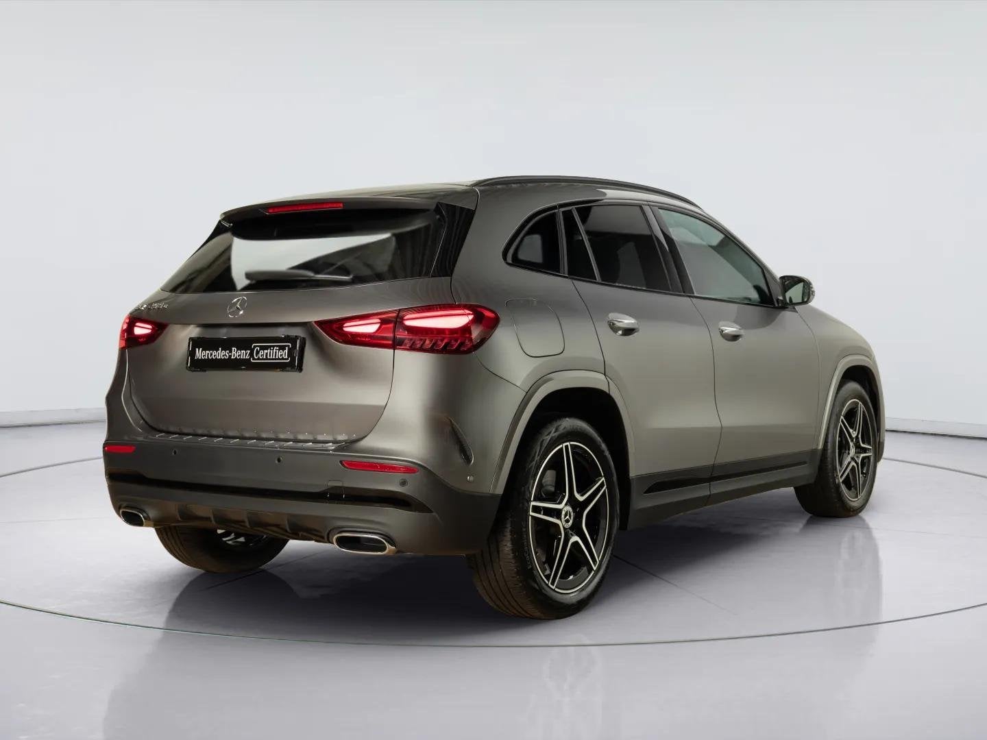 Mercedes-Benz GLA 250 e Star Edition AMG Line | Panorama dak, Auto's, Mercedes-Benz, Stof, 4 cilinders, Bedrijf, Hybride Elektrisch/Benzine