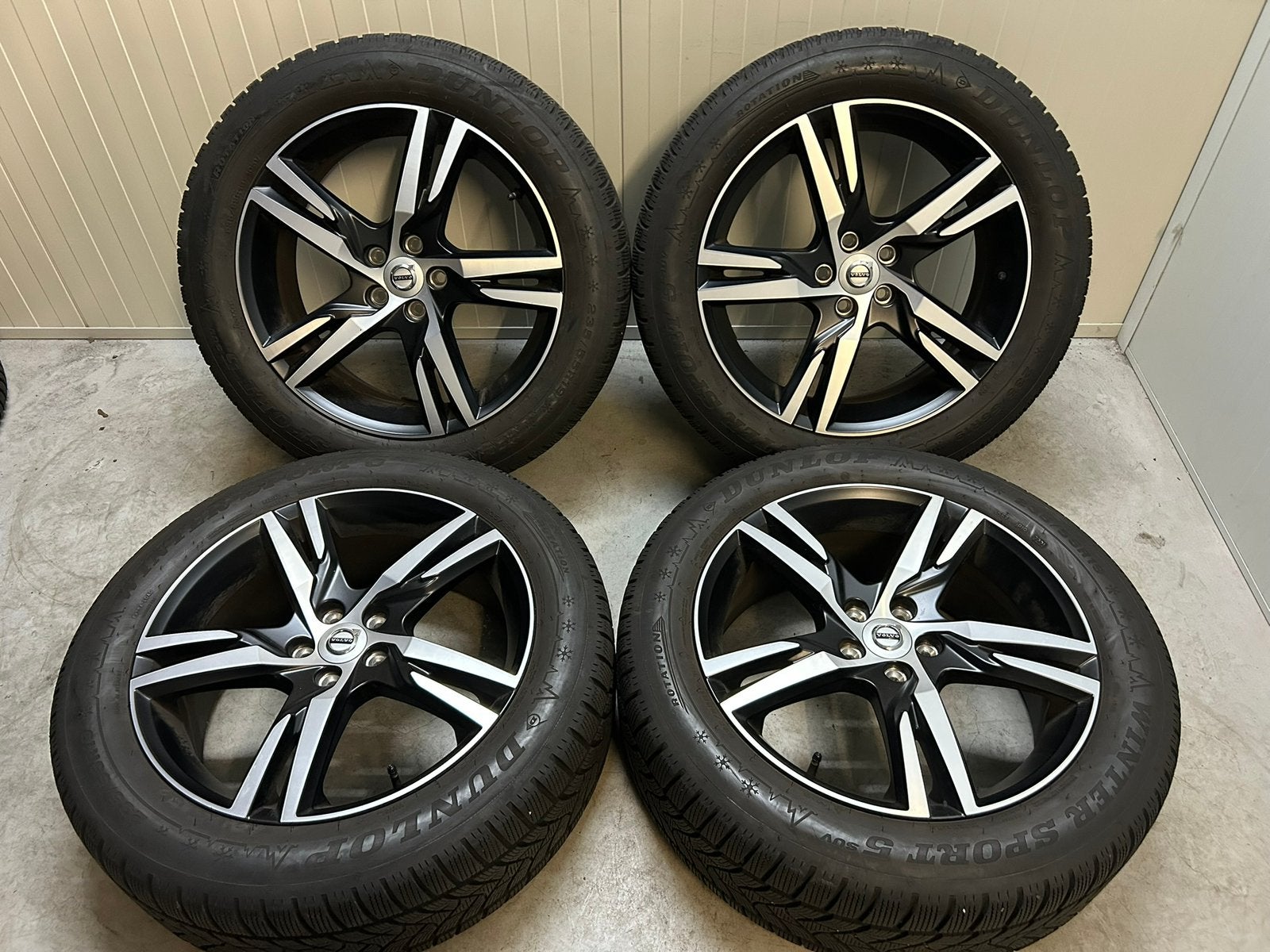 Originele Volvo XC60 19 inch 5x108 Dunlop 2021 winterset, Auto-onderdelen, Gebruikt, Banden en Velgen, Winterbanden, 235 mm