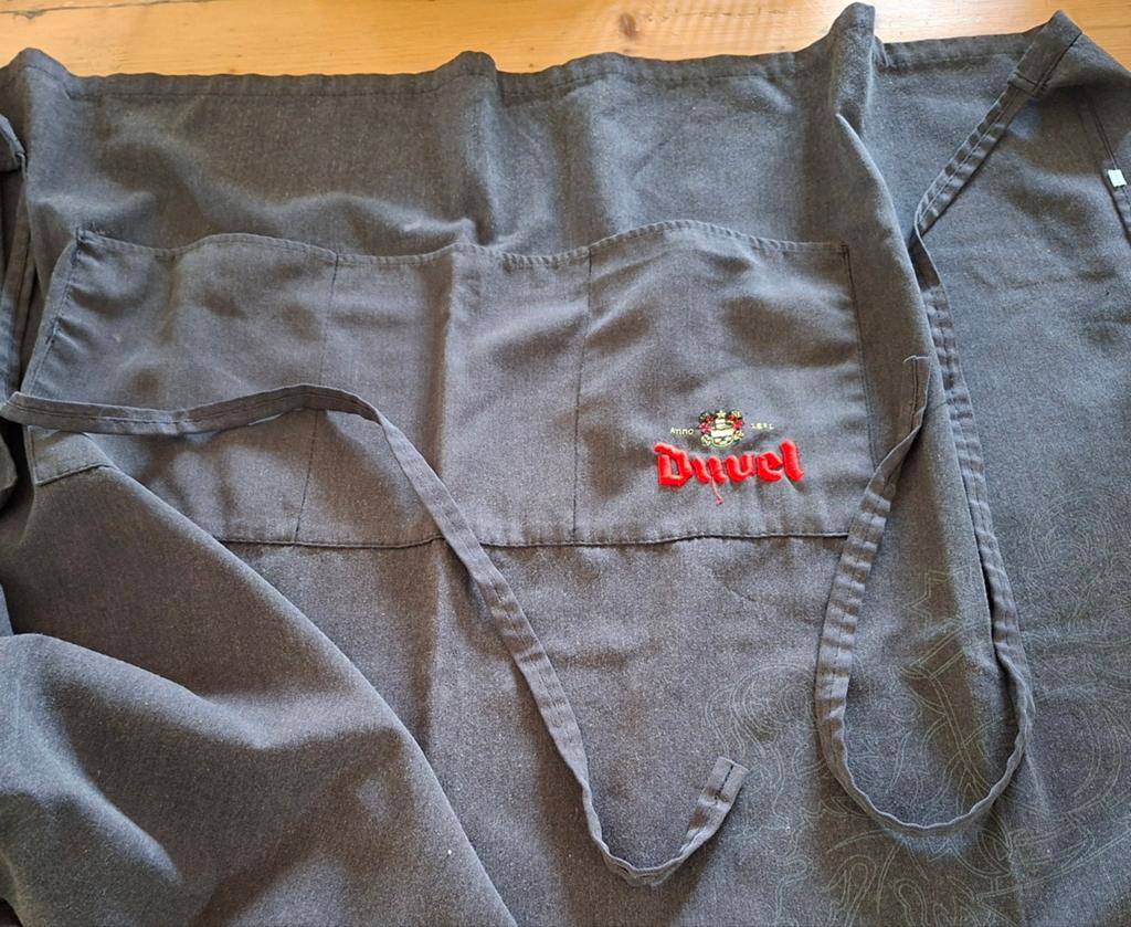 DUVEL BIER  zwart taille SCHORT met 2 zakken, Verzamelen, Biermerken, Ophalen of Verzenden, Glas of Glazen, Duvel