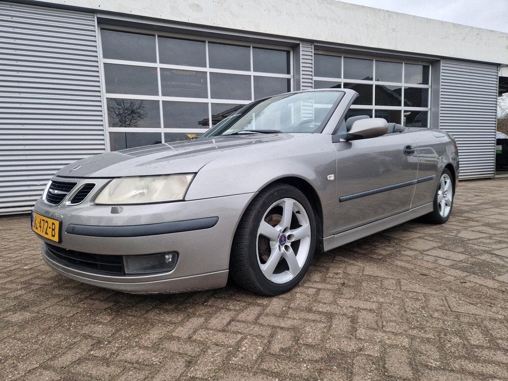 Saab 9-3 Cabrio 1.8t Vector A.P.K. tot eind juni 2027 !, Auto's, Saab, Voorwielaandrijving, 1998 cc, Gebruikt, Zwart